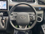 【純正革巻きステアリング】上質な革を使用することで、手にしっかり馴染みとても運転しやすいハンドルです♪