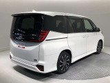 ご納車前にはエンジンオイル・オイルエレメント等を交換して、トヨタディーラーのエンジニアがしっかりと整備をさせていただきます。交換部品などについては、スタッフへお尋ねください。