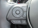 ステアリングリモコン付き。運転中のオーディオ操作が可能なので視線をナビに移したり、ハンドルから手を離さないので危険がなくなり安全です!