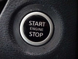 【プッシュスタート】キーが車内にあれば、エンジンの始動・停止はブレーキを踏んでスイッチを押すだけ!キーを取り出す手間を省き、ワンプッシュで操作するので簡単でスムーズ!