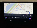 G-Link契約でご利用いただけるセンター通信型のナビ機能「コネクティッドナビ」を装備。従来のナビゲーションよりもリアルタイムな情報提供を可能にしました。