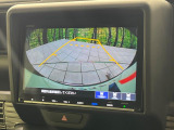 【バックカメラ】駐車時に後方がリアルタイム映像で確認できます。大型商業施設や立体駐車場での駐車時や、夜間のバック時に大活躍!運転スキルに関わらず、今や必須となった装備のひとつです!