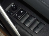 電動格納式ドアミラー・パワーウインドウを装備しています。