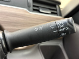 ■オートライト機能☆走行中の車が周囲の明るさを検知して、自動的にヘッドライトを点灯/消灯する機能です。
