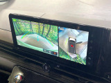 【アラウンドビューモニター】専用のカメラにより、上から見下ろしたような視点で360度クルマの周囲を確認することができます☆死角部分も確認しやすく、狭い場所での切り返しや駐車もスムーズに行えます。