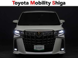 フロントフォグランプ装着車です。車両周辺も明るく見やすく照らしますので夜間走行も快適です。