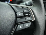 ◆アダプティブクルーズコントロール◆予め設定した車速内でクルマが自動的に加減速。前走車との適切な車間距離を維持しながら追従走行します。【LKAS】車線維持支援システムでステアリング操作を支援。