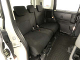 ゆとりある広々とした車内空間は、ドライブを始め買い物やレジャーなど、幅広く活躍します。一人でもみんなとでもお出かけを楽しみましょう!