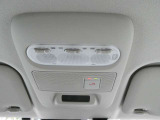 運転席の上に、手元を明るく照らすマップランプをご用意しております♪