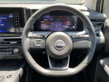 周囲が広く見わたせて運転しやすく室内も広々★