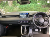フロントガラスが大きく、ワイドな視界で運転もしやすくなるように、設計されています。