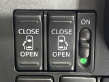 【両側パワースライドドア】スマートキーや運転席のスイッチで後席両側スライドドアの開閉が可能♪電動だから力を入れてドアを開ける必要が無く、小さなお子様でも簡単に開け閉めでき快適です♪