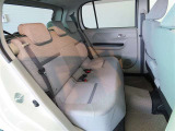 ゆとりある広々とした車内空間は、ドライブを始め買い物やレジャーなど、幅広く活躍します。一人でもみんなとでもお出かけを楽しみましょう!