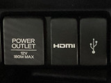 HDMIポート、USBポートが装備されております。HDMIポートを他の機器と繋げることによって、モニターへ映像を流すことができます。