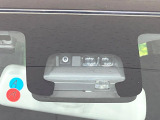 【スズキ セーフティサポート】走行中に前方の車両等を認識し、衝突しそうな時は警報とブレーキで衝突回避と被害軽減をアシスト。より安全にドライブをお楽しみいただけます。