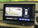 便利な3ビュー切り替え、ガイド線表示付きのバックカメラです!後退時、後方の視界をサポートします!