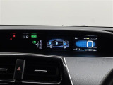 【メーターまわり】ドライバーから見やすい位置にあって安全運転に寄与します。マルチインフォメーションディスプレイでは、クルマに関するたくさんの情報を確認可能。