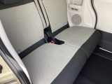 この度は、当店のお車をご覧いただきまして誠にありがとうございます。当店では全国販売・納車も行っております。県によって陸送費用は異なりますのでお気軽にお問い合わせください。