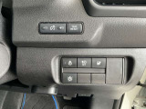 運転席右側に配置された操作スイッチ。