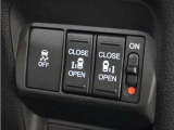 ◆両側電動スライドドア◆狭い駐車場でも乗り降りが楽々♪お子様が隣の車にドアを当ててしまう心配もございません!小さなお子様連れの方もこれで安心。