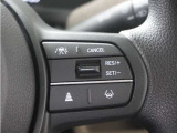 ◆アダプティブクルーズコントロール◆予め設定した車速内でクルマが自動的に加減速。前走車との適切な車間距離を維持しながら追従走行します。【LKAS】車線維持支援システムでステアリング操作を支援。