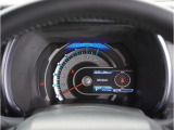 【明るく見やすいメーター】視認性が良く明るく見やすいメーター。運転者にとって見やすいメーターは運転していても疲れないですよね。