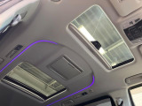【サンルーフ】開放感たっぷりの希少装備、サンルーフが装着されています!車内に明かりを取り入れたり景色を楽しむ以外にも、車内の空気も簡単に換気できて快適です!
