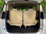 普段のお買い物や通勤、送迎等に十分な荷室スペースを確保しております。セカンドシートを倒すと、大きな荷物の積載も可能です♪