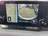 アラウンドビューモニターは、自車の前方・側面映像をモニタ-に映して離合時・駐車時などにとても便利です。