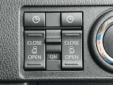 両側電動スライドドアのスイッチ付です。車内からもスイッチひとつで楽にドアの開閉が可能です。電動なので開閉時に力を使う必要がなく、半ドアになることもありません!
