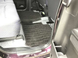 足元も広々です