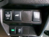 運転席スイッチで開閉可能なオートバックドアを採用