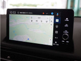 ◆Google マップ◆運転中も音声だけで安全に目的地設定ができます。交通状況の変化をリアルタイムに反映し、最適なルートをご案内します。