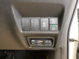 便利なETC、横滑りを防止するVSAのスイッチ等は運転席の右側、手の届きやすい位置にあります。