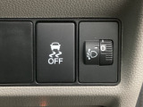 【VSA】ブレーキ時の車輪ロックを防ぐABS、加速時などの車輪空転を抑えるTCS、旋回時の横滑り抑制の3つの機能をトータルに制御!予期しないクルマの挙動の乱れを防ぐ安全装備です♪