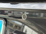 障害物センサー。周辺の障害物を検知して距離と位置を警告音とディスプレイ表示で確認できます。