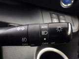 【オートライト】車外の明るさに応じて、自動的にライトの点灯・消灯をしてくれます。