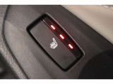シートヒーターは後部座席にも装備されております!