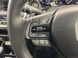 ステアリングにオーディオ操作スイッチが付いています。オーディオ画面に直接タッチしなくても操作が出来ますので、運転に集中できます。