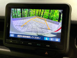 【バックカメラ】駐車時に後方がリアルタイム映像で確認できます。大型商業施設や立体駐車場での駐車時や、夜間のバック時に大活躍!運転スキルに関わらず、今や必須となった装備のひとつです!