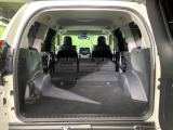 普段のお買い物や通勤、送迎等に十分な荷室スペースを確保しております。セカンドシートを倒すと、大きな荷物の積載も可能です♪