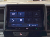 ドライブの必需品。ディスプレイオーディオを搭載しています。Apple CarPlayやAndroid Autoに対応しているので、スマートフォンの機能を車内でも手軽に使えます。