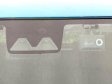 【スマートアシスト】走行中に前方の車両等を認識し、衝突しそうな時は警報とブレーキで衝突回避と被害軽減をアシスト。より安全にドライブをお楽しみいただけます。
