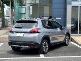 都市を縦横無尽に駆け抜けるスタイリッシュなコンパクトSUV