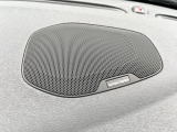 【harman kardon】ハーマンカードンのHi-Fiスペシャリストと共に、モデル別に開発・設計された専用チューニングが臨場感溢れる音響空間を実現しています。