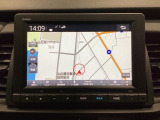 ナビゲーションはフルセグTV、インターナビ対応のGathers純正メモリーナビを搭載しています。Bluetoothオーディオ機能がありますので、スマートフォンなどの音楽も再生できます。