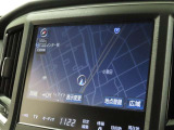 メーカー装着の8インチHDDナビを装備しております。