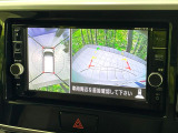 【アラウンドビューモニター】専用のカメラにより、上から見下ろしたような視点で360度クルマの周囲を確認することができます☆死角部分も確認しやすく、狭い場所での切り返しや駐車もスムーズに行えます。