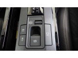 『EVモード』はモーターのみで走行しガソリンを消費しないハイブリッド車ならではの環境にも優しい走行です