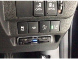ホンダが推し進める総合先進安全装備のセンシング搭載! 衝突や斜線はみだしなどの危険が予測される時、センサーが警告。ヒューマンエラーを高度先進技術が補完してくれます。